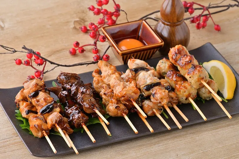 香ばしさと旨みが広がる炭火焼き料理